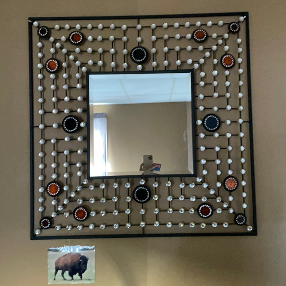 Almost like new nothing broken moving so I need to get rid of it